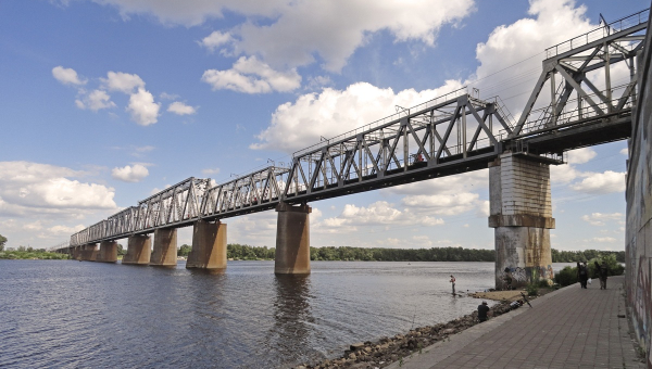 Петрівський залізничний міст